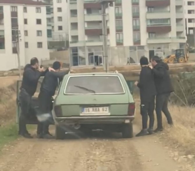 İ̇negöl’de Otomobil Hırsızları Yakalandı