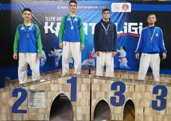 Çayırova Belediyesi’nden 1 Kupa, 8 Madalya