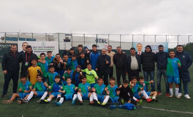 Çayırova Belediyesi’nden 1 Kupa, 8 Madalya