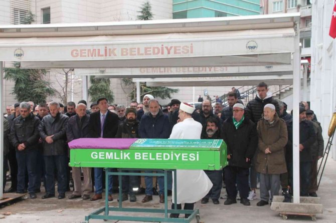 Alpaslan Özmol’un Annesi, Son Yolculuğuna Uğurlandı