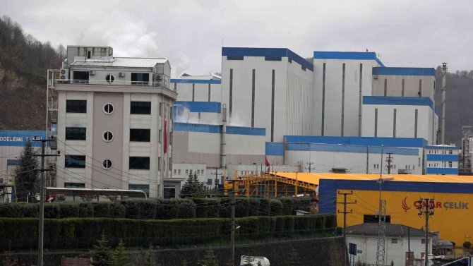 Fabrikadaki Hidrojen Tankı Patladı: 2 Yaralı