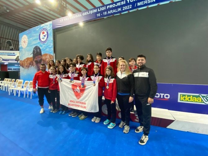 Denizlili Yüzme Takımı 34 Madalya İle Şampiyonaya Damgasını Vurdu