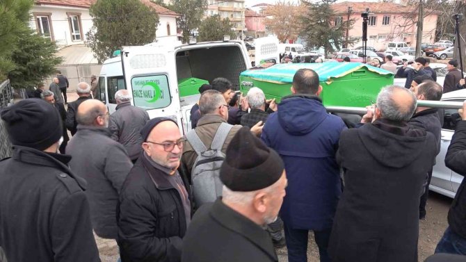 Son Yolculuğuna Uğurlanan Hülya Hemşirenin Katili 2 Kez Uzaklaştırma Cezası Almış