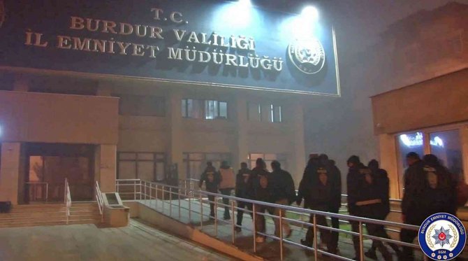 Burdur Merkezli Dolandırıcılık Operasyonunda 3 Tutuklama