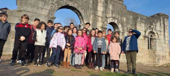 Başkan Özlü Çocuklara Verdiği Sözü Tuttu