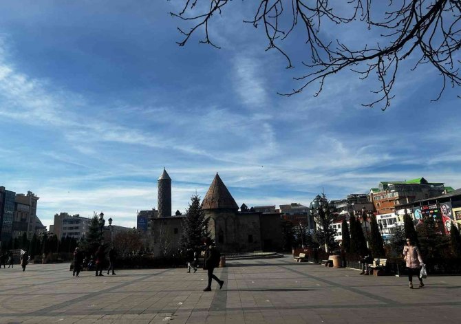 Erzurum "2025 Ei̇t Turizm Başkenti" Olarak İlan Edildi, Vatandaşlar Sevinçle Karşıladı