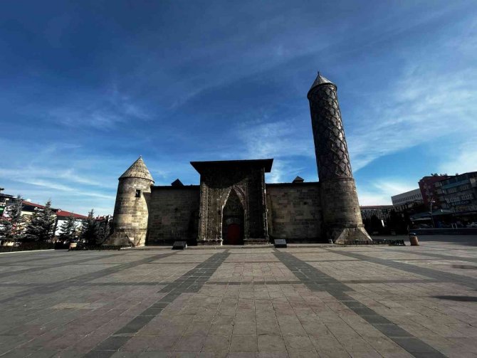 Erzurum "2025 Ei̇t Turizm Başkenti" Olarak İlan Edildi, Vatandaşlar Sevinçle Karşıladı