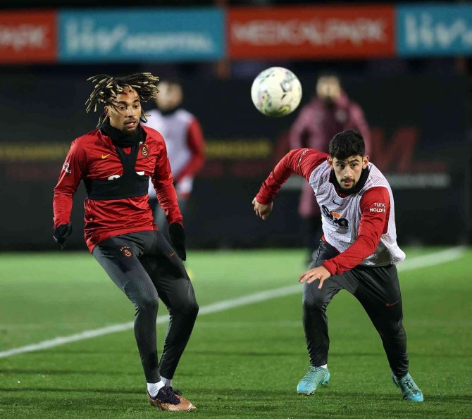 Galatasaray, Kupa Mesaisine Başladı