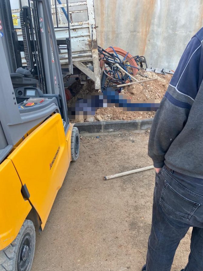Köpeklere Çarpmamak İçin Manevra Yapan İşçi Servisi Faciaya Neden Oldu: 2 Ölü, 3 Yaralı
