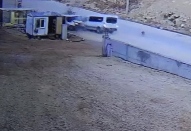 Köpeklere Çarpmamak İçin Manevra Yapan İşçi Servisi Faciaya Neden Oldu: 2 Ölü, 3 Yaralı