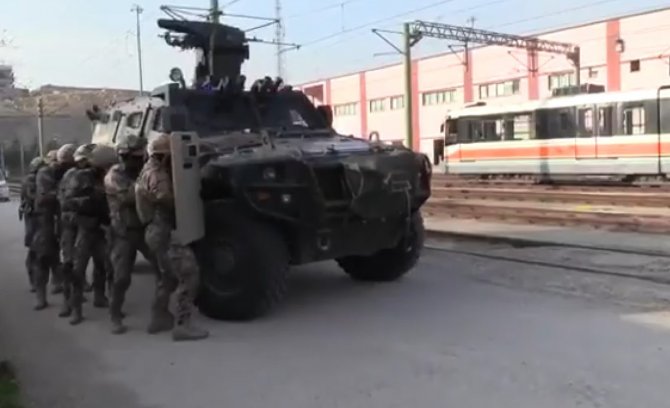 Özel Harekat Polislerinden Nefes Kesen Rehine Kurtarma Tatbikatı