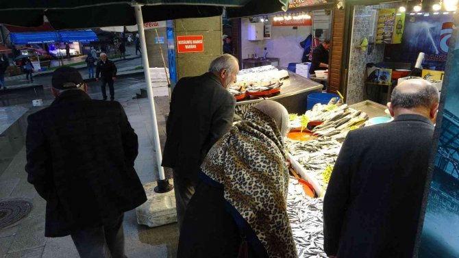 Hava Muhalefeti Hamsi Fiyatını İkiye Katladı