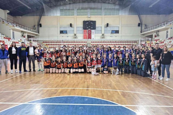 Filede Kazananları Kupasına Kavuştu