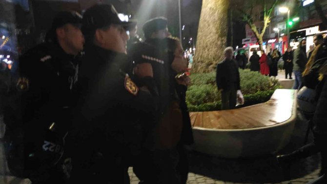 Hdp’lilerin İzinsiz Eylemine Polis Müdahalesi