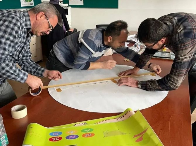 Hisarcık Atatürk İ̇lkokulu Koridorları Matematikle Hayat Buluyor