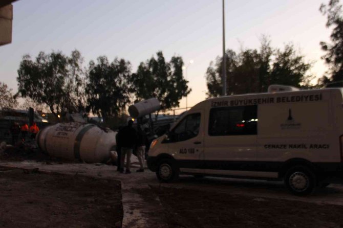 Beton Mikseri Viyadükten Uçtu: 1 Ölü