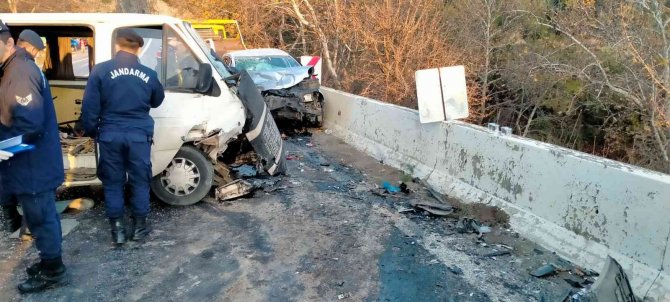 Kafa Kafaya Çarpıştılar: 9 Yaralı