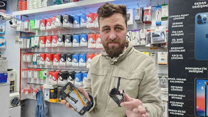 Telefon Bataryası Bomba Gibi Patladı