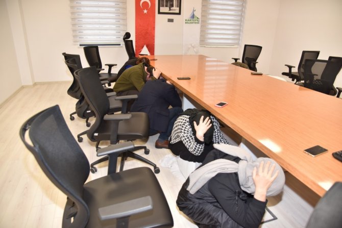 Kartepe Belediyesi’nde Deprem Tatbikatı