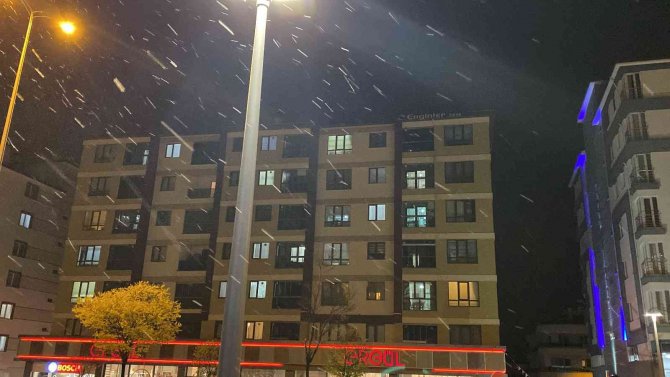 Kastamonu’nun Yüksek Kesimlerinde Kar Etkili Oldu