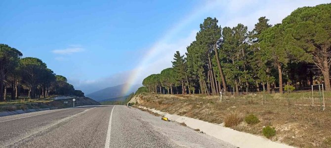 Kazdağları’nda Bulut Geçişlerinde Ortaya Çıkan Gökkuşağı Beğeniyle İzlendi