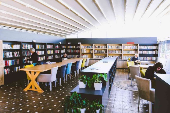 Bayraklı’da Kitap Kafelerin Sayısı Artıyor