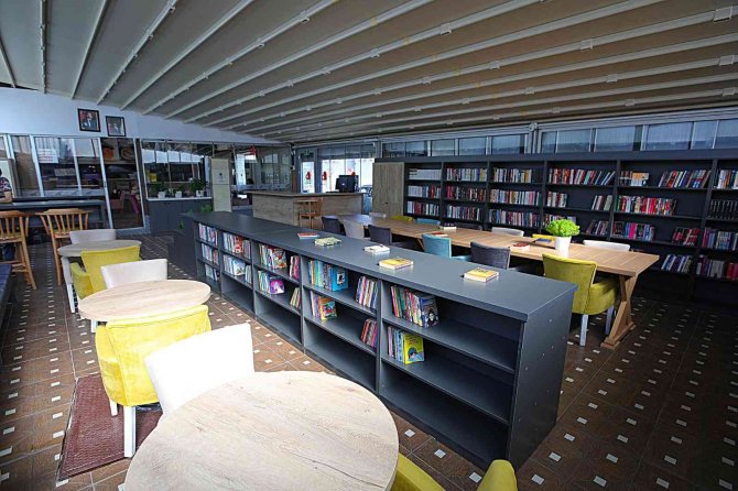 Bayraklı’da Kitap Kafelerin Sayısı Artıyor