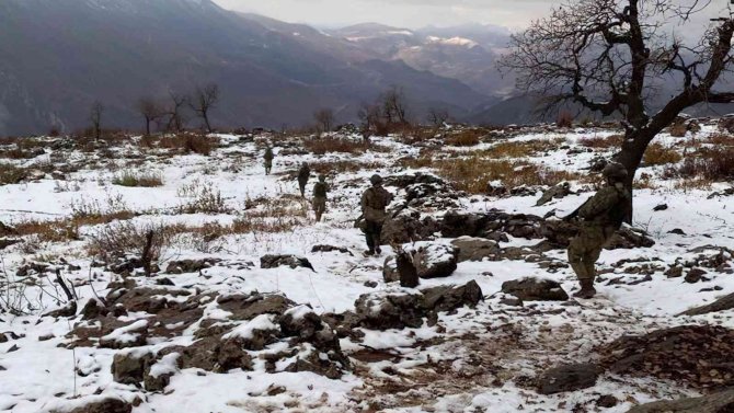 Mehmetçik’ten Eksi 25’te Vatan Nöbeti
