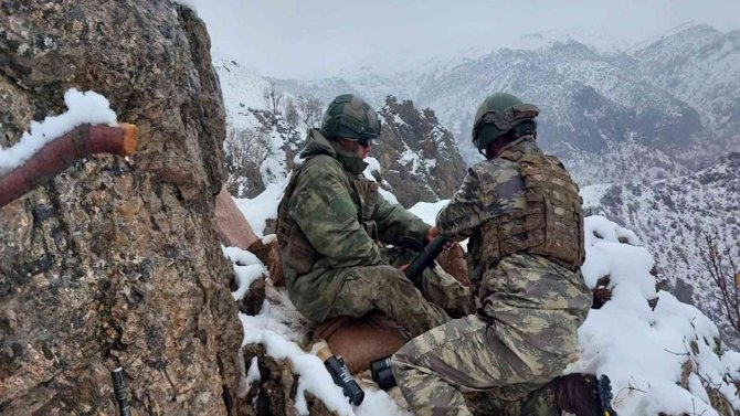 Mehmetçik’ten Eksi 25’te Vatan Nöbeti