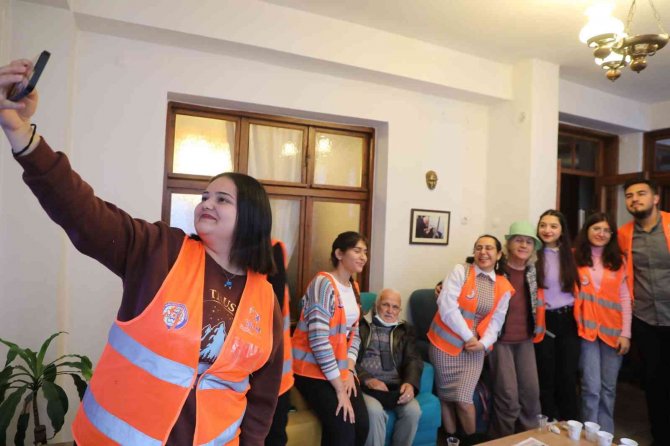 100 Yaş Evi Üyeleri İle Sogem Gençleri Buluştu