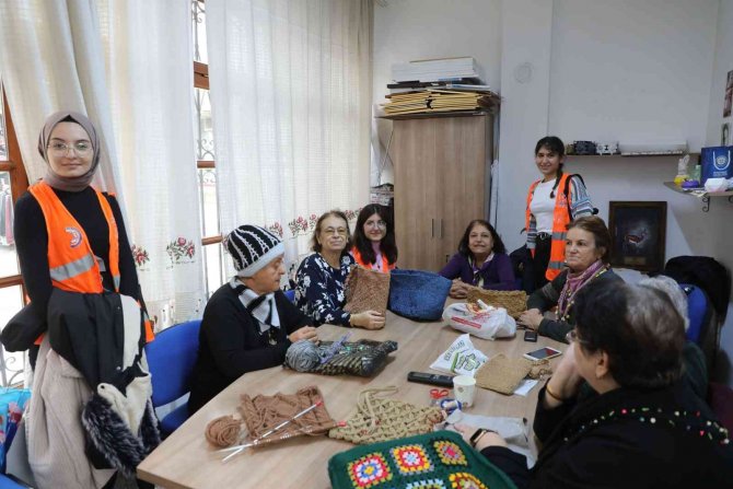 100 Yaş Evi Üyeleri İle Sogem Gençleri Buluştu