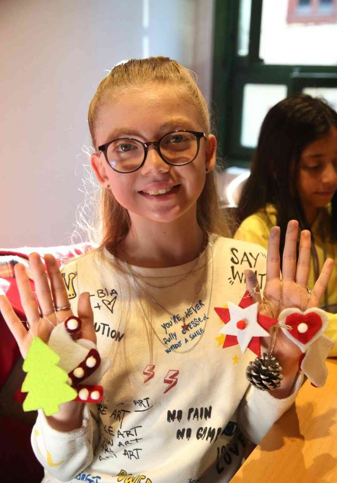 Nilüfer’de Yılbaşı Süslerini Kendileri Yaptı