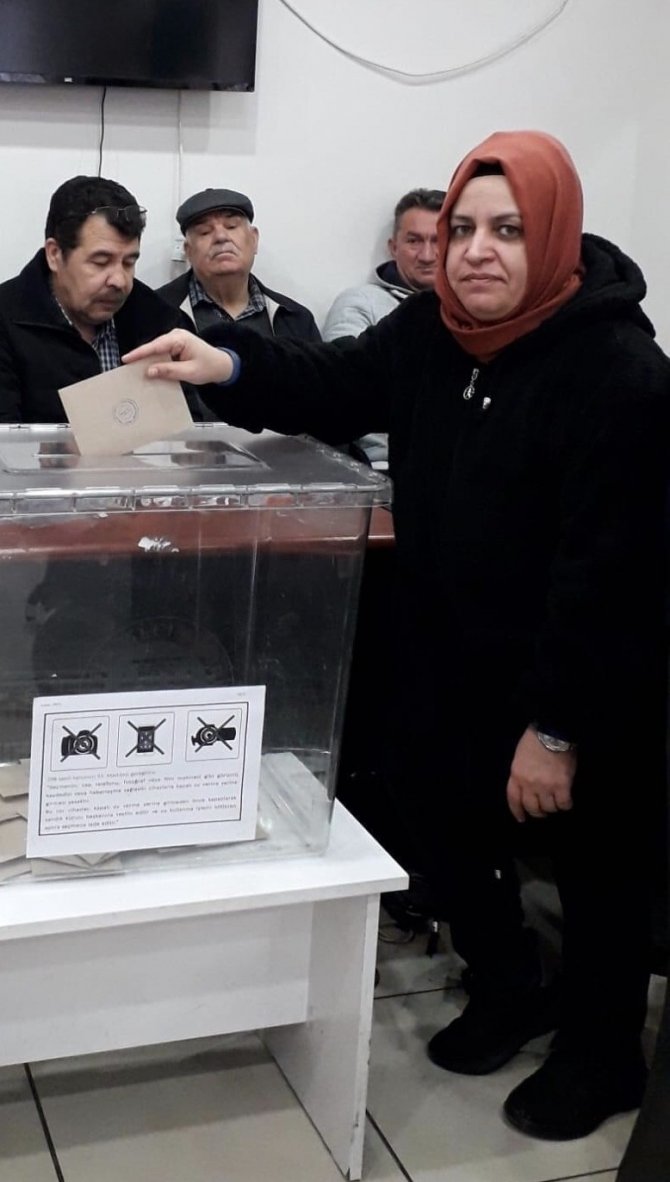 Bozüyük Engelliler Derneği Başkanlığına Nursel Topal Seçildi
