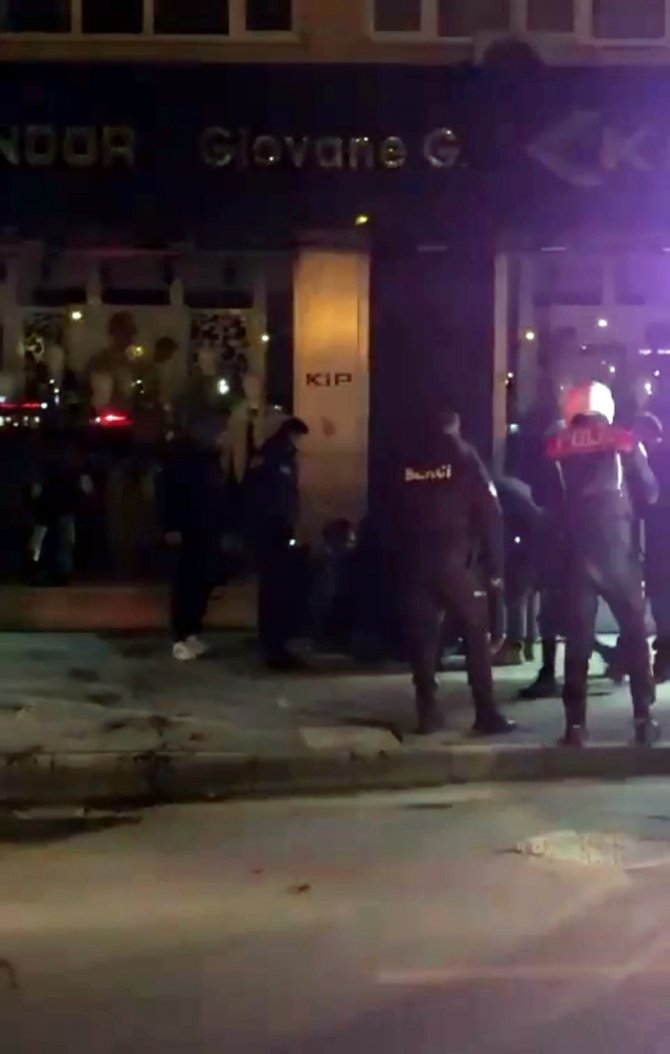Sakarya’da Bıçaklı Kavga: 1 Yaralı
