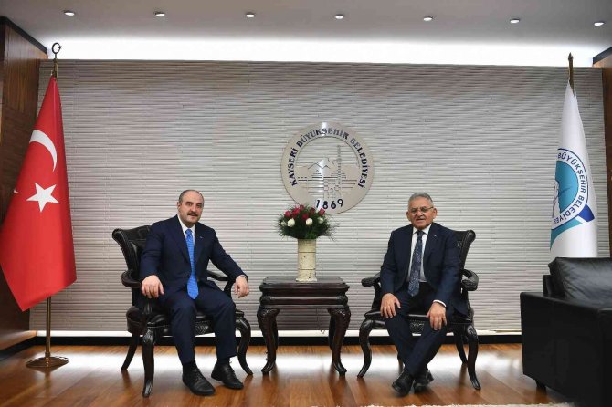 Bakan Varank, Başkan Büyükkılıç’ı Ziyaret Etti