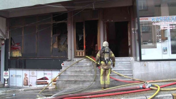 Sarıyer’de İnşaat Çalışması Yangına Sebep Oldu, Mahalleli Büyük Panik Yaşadı