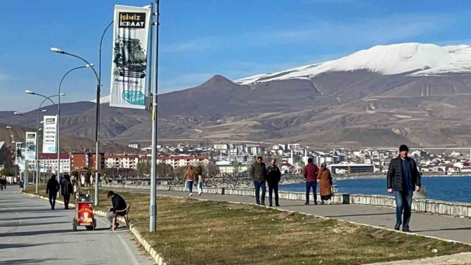 Tatvan’da Yalancı Bahar