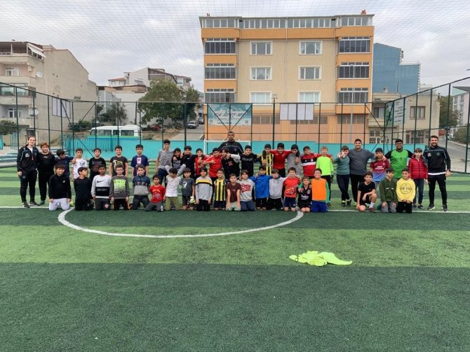 Tekirdağ’da Yüzlerce Öğrenci Kış Spor Okulunda Eğitim Alıyor