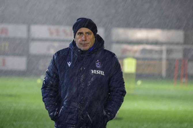 Trabzonspor Yağmur Altında Çalıştı