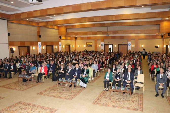 “Türk Dünyasında Sosyal Hayat Ve Çalışma Hayatında Kadın” Konulu Kurultay Gerçekleştirildi