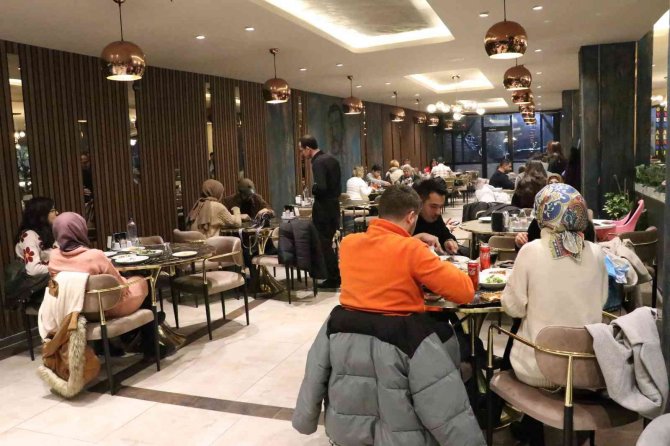 Etçi Sinan Usta Restorana Yoğun İlgi
