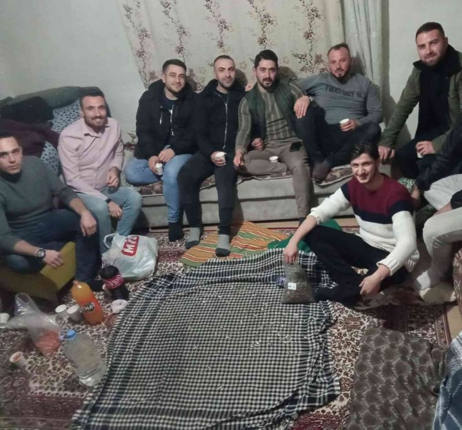 Kış Aylarının Vazgeçilmezi Köy Odası Kültürünü Sürdürüyor