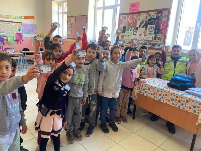 Jandarma Ekipleri Yeni Trafik Dedektifleri Yetiştiriyor