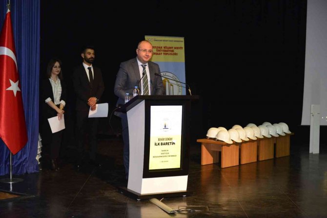 Zbeü İ̇nşaat Mühendisleri Topluluğundan ‘Benim Günüm İ̇lk Baretim’ Etkinliği