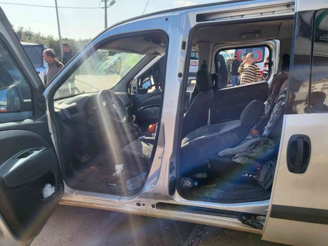 Kumluca’da Trafik Kazası: 3 Yaralı