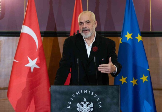 Arnavutluk, Bayraktar Tb2 Si̇ha Alım Anlaşmasını İmzaladı