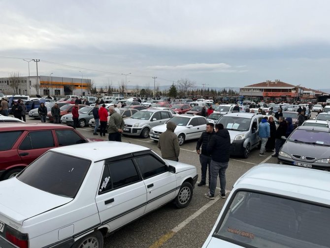 Asgari Ücret Zammı Öncesi Oto Pazarlarında Yoğunluk Yaşanıyor