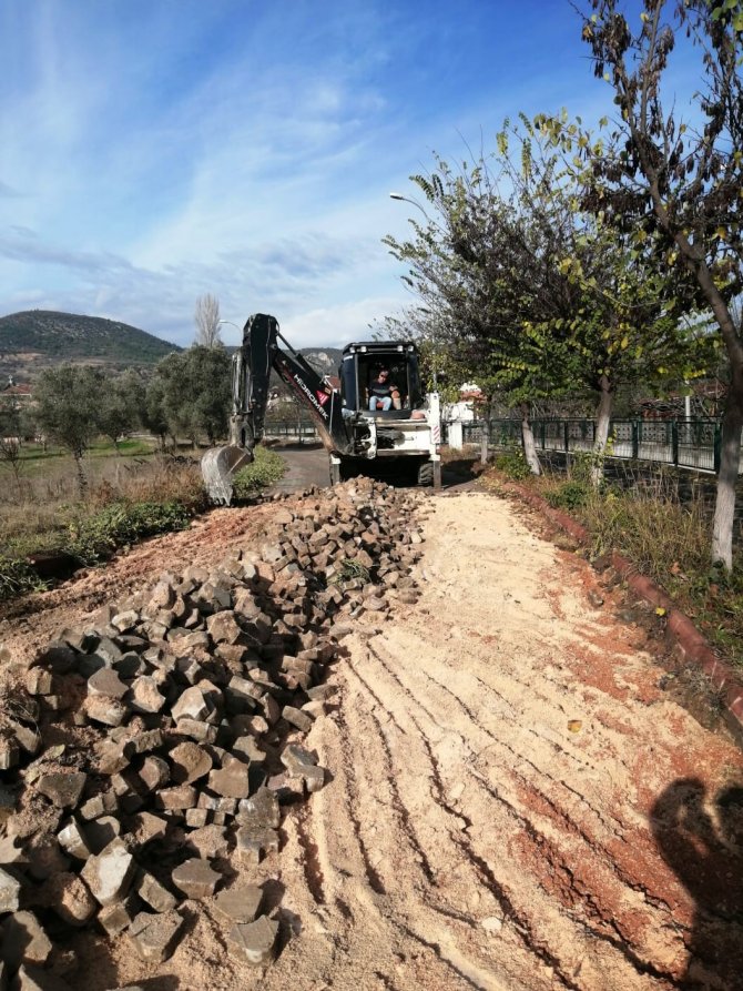 Yürüyüş Yolu Yenileniyor