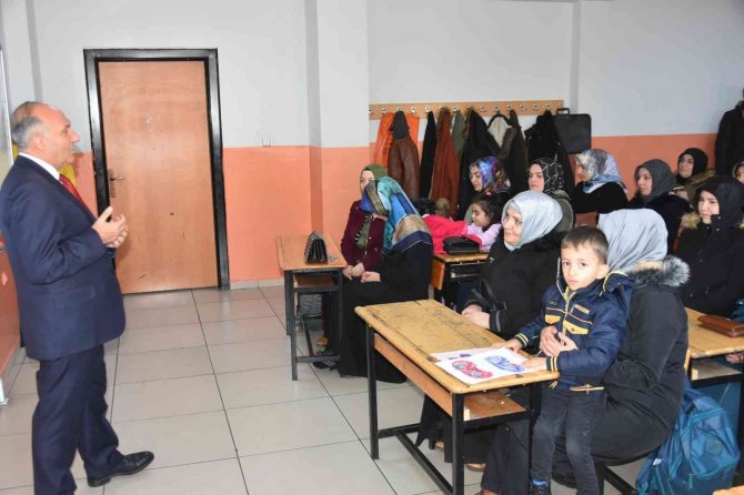 İ̇l Milli Eğitim Müdürü Korkmaz: “6 Bin 23 Velimiz Eş Zamanlı Eğitim Aldı”