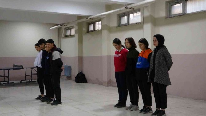 Tatvan’da Halkoyunları Kursuna Yoğun İlgi